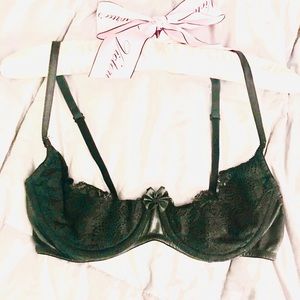 Vintage Victoria’s Secrets bra 1/2 a cup black 🖤